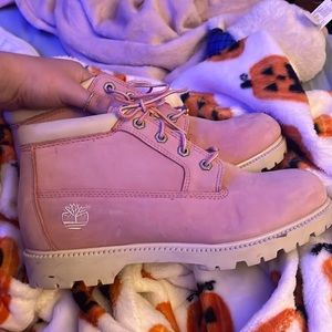 pink timberland boots size 8 women’s retails for normally 120.